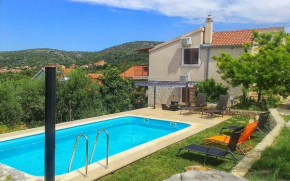 Family friendly house with a swimming pool Vinisce, Trogir - 7510